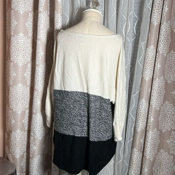 Dress barn crew neck sweater size 1x - Picture 3 of 7